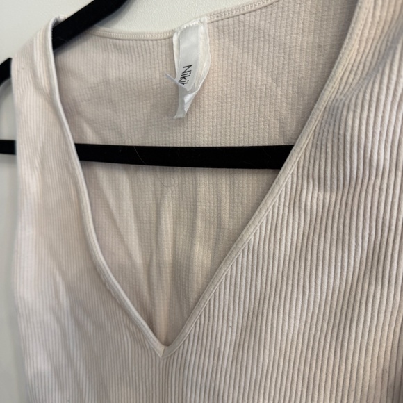 Cropped ribbed v-neck tank top - cream - Medium - Picture 5 of 5